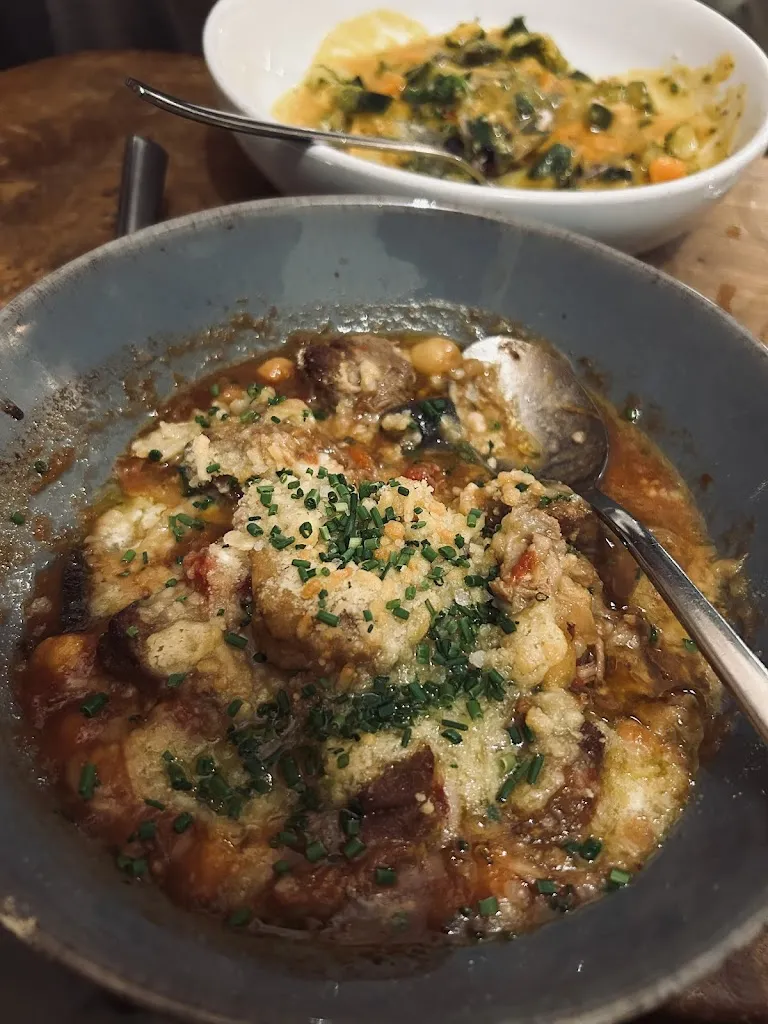 Mercy Stinson_Zed_Sagrada La_review