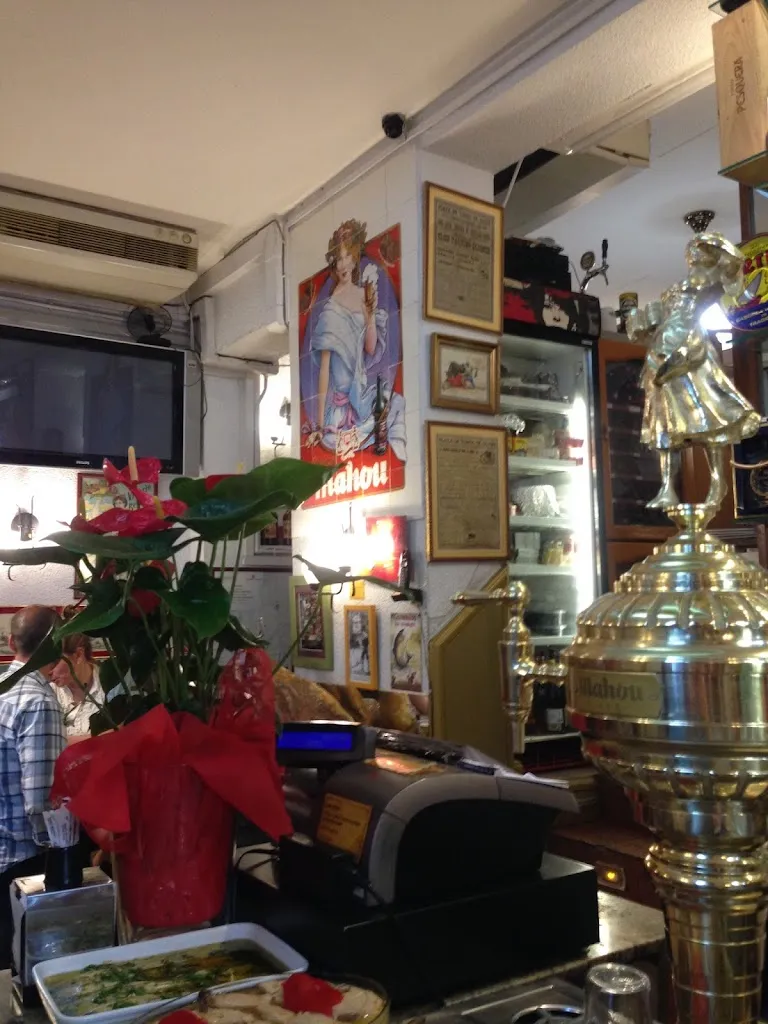 Brad Humphreys_Cervezas La Fábrica_Sagrada La_review