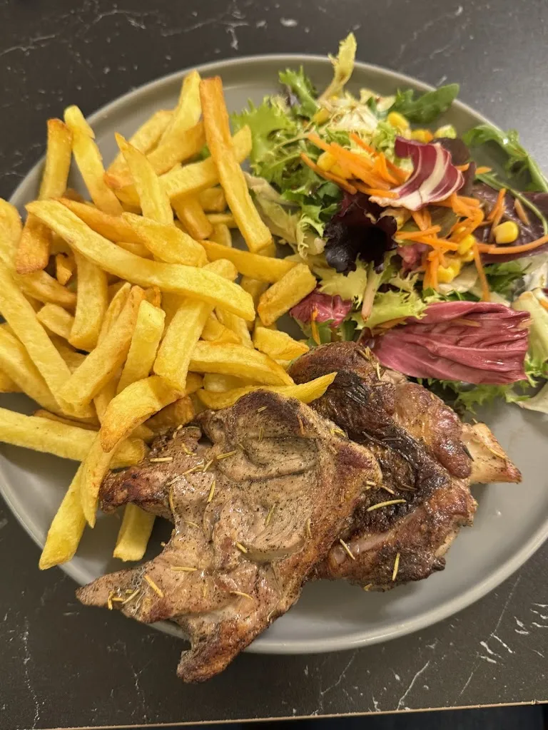 Irina Orlando Life_Taperia Sagrada Familia_Sagrada La_review