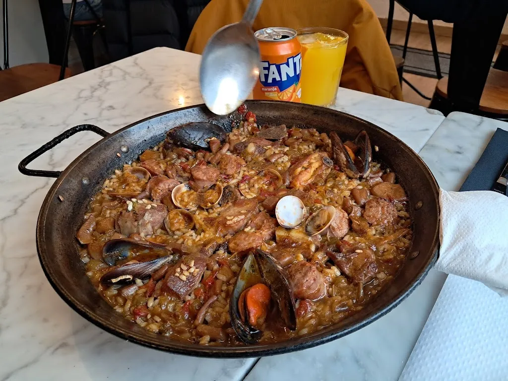 Patricia Marques_La Pedreta_Sagrada La_review