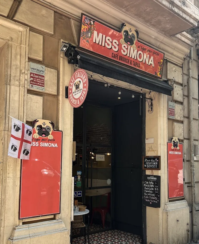 Miss Simona restaurant in Sagrada La