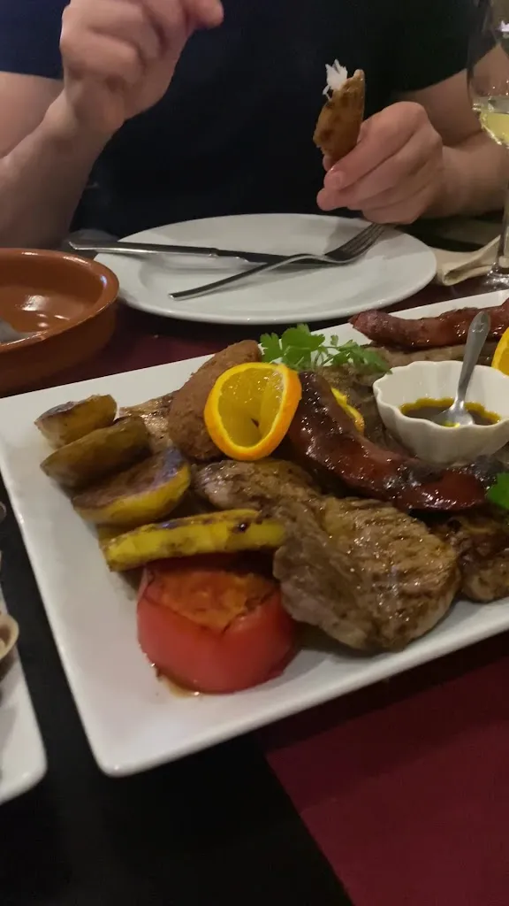 Евгений Хаблак_Oporto Restaurante_Sagrada La_review