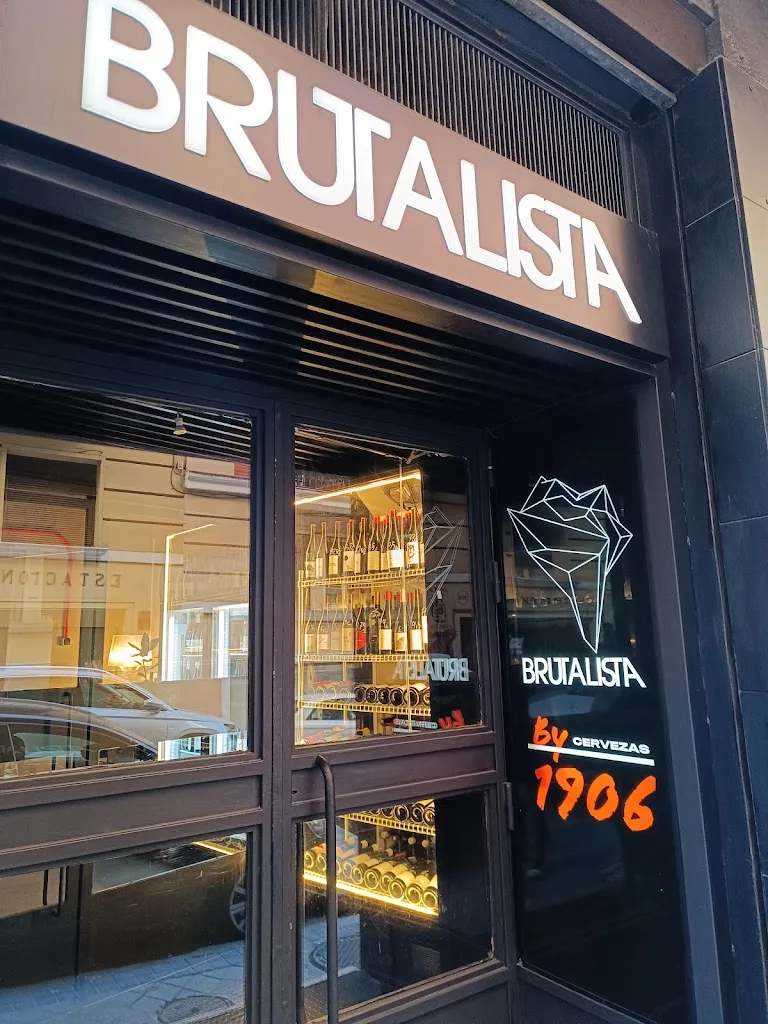 Brutalista restaurant in Sagrada La