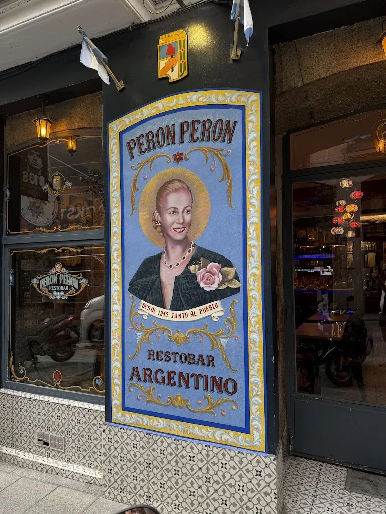 Wayne Durack_Peron Peron Madrid_Sagrada La_review