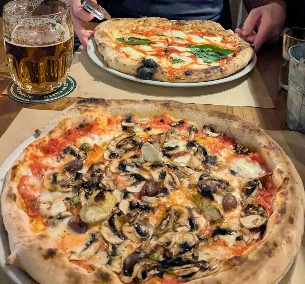 Phoebe_Pizzeria Bar Ottantotto_Sagrada La_review