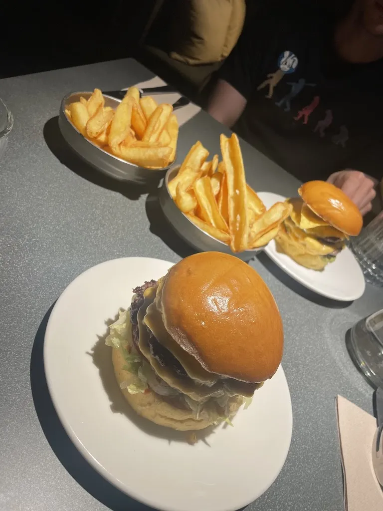 Shahaf_tay_Devoto Burger - Madrid_Sagrada La_recensione