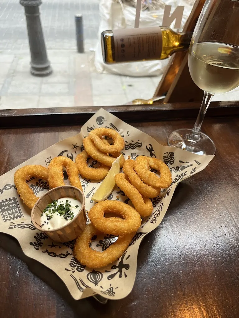 Saskia S_Mad Mad Vegan_Sando_review