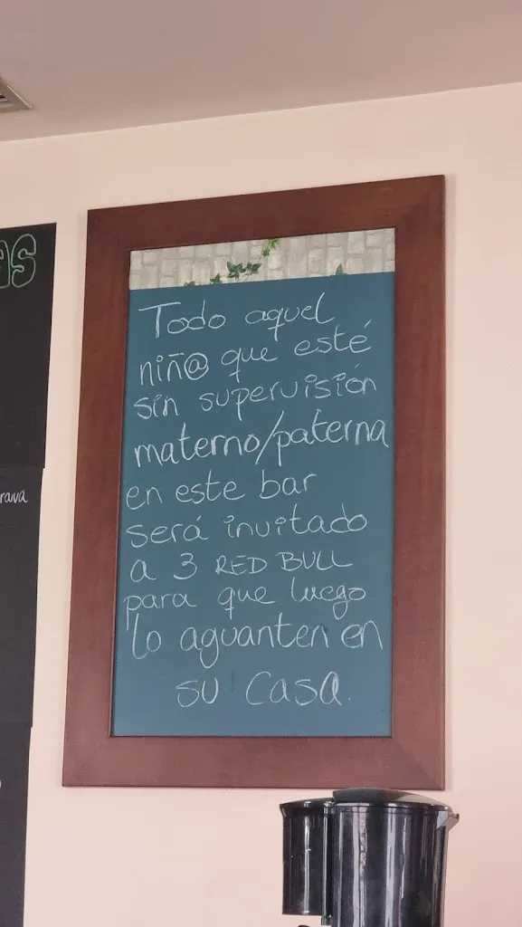 Raquel Herrera_La Parola_Carral_review