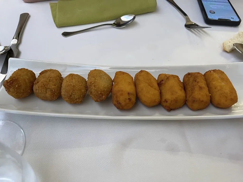 Angel Lopez_La Bombilla Restaurante_Sepulcro-Hilario_review