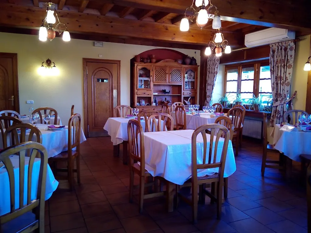 La Bombilla Restaurante restaurant in Sepulcro-Hilario