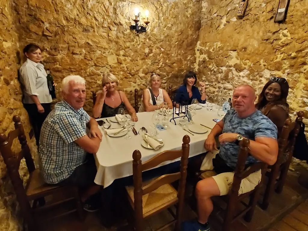 DIANNE LEWIS_Restaurante La Teja Azul_Villena_review