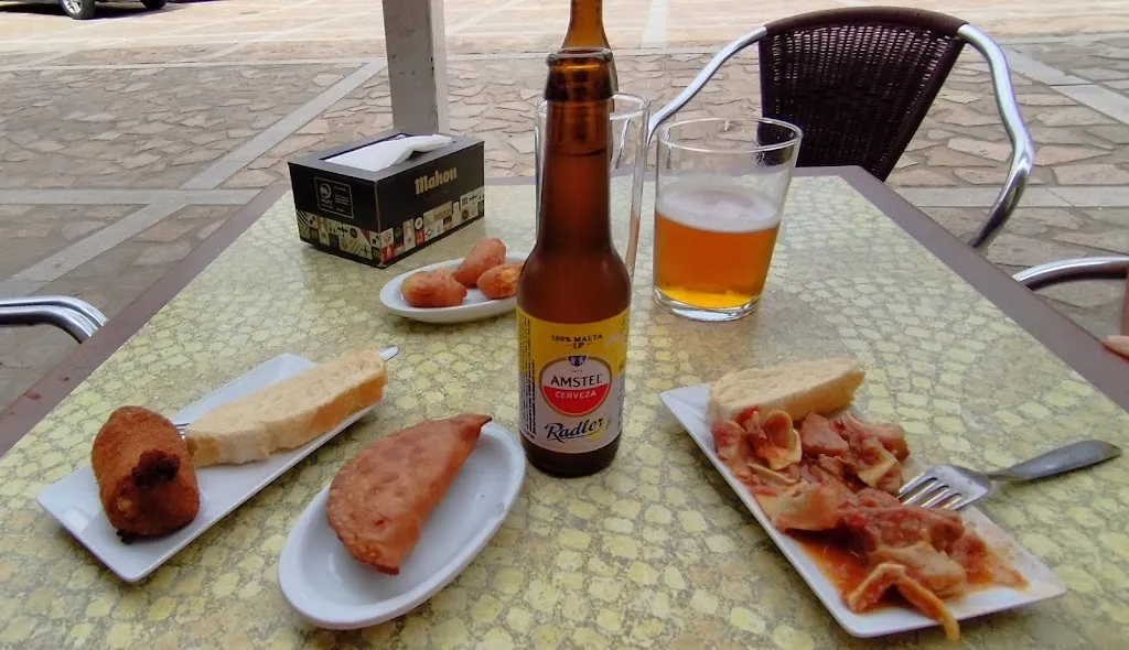 María Isabel Marcos_Bar La Cruz_Sequeros_review