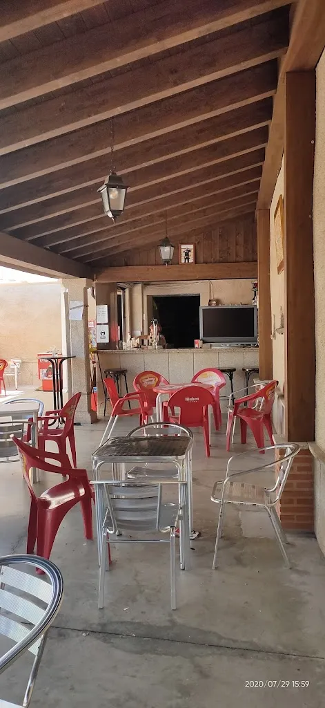 Bar Lolo restaurant in Serradilla del Arroyo