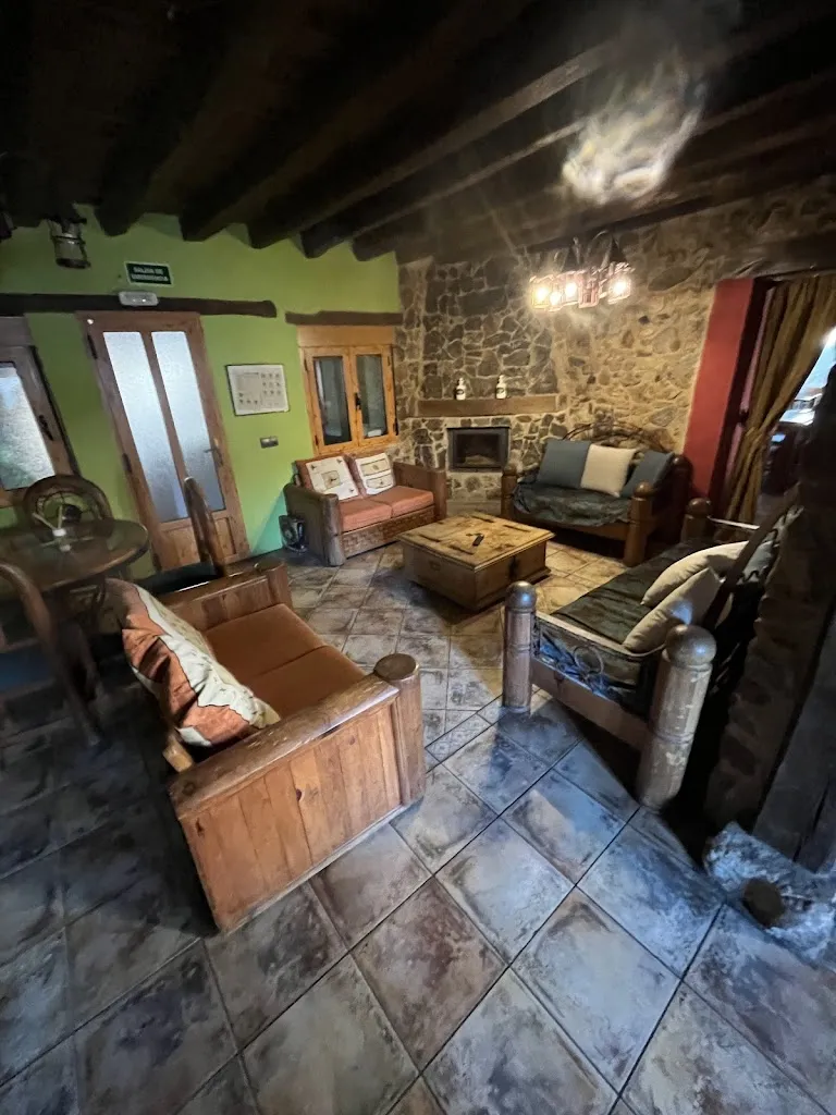 Marta Gallego Iglesias_CTR La Casa del Médico_Serradilla del Arroyo_review