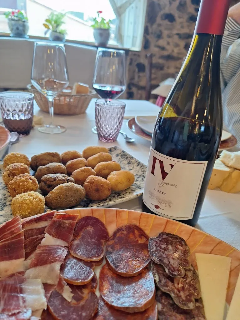 Restaurante de Arriba_Tejeda y Segoyuela_slider_image_2