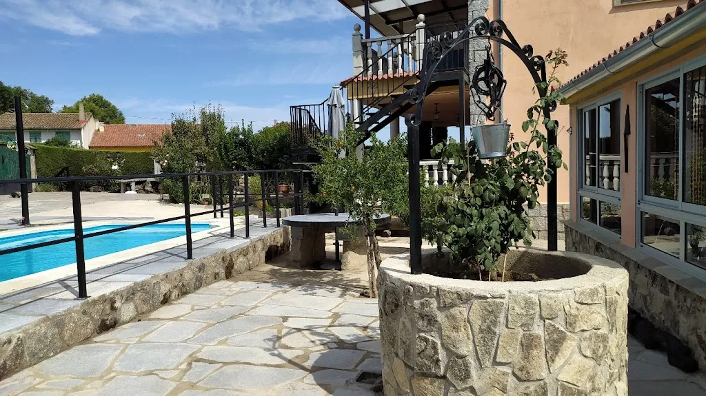 Casa Rural Mi Descanso restaurant in Valdefuentes de Sangusín