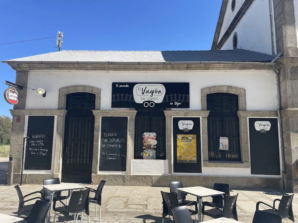 El Vagón Béjar Bar-Albergue restaurant in Valdelageve
