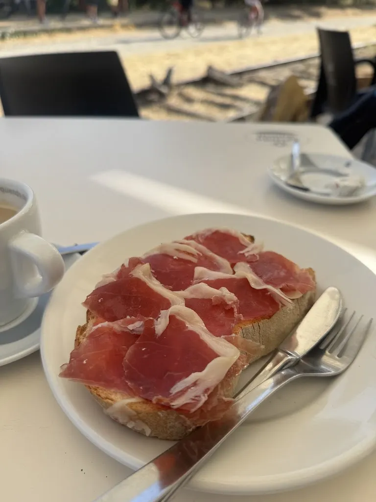 El Vagón Béjar Bar-Albergue_Valdelageve_slider_image_2