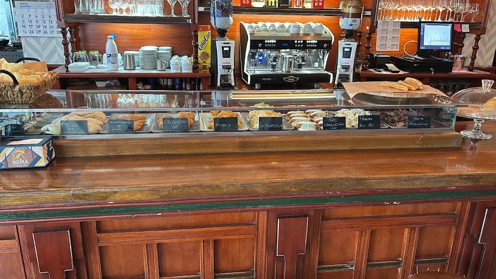 EL RINCON DE VALDELAGUA  restaurant in Valdemierque