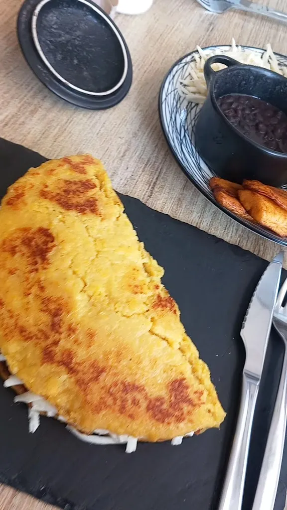 Restaurante Merecumbé comida venezolana_Valdecarros_slider_image_2