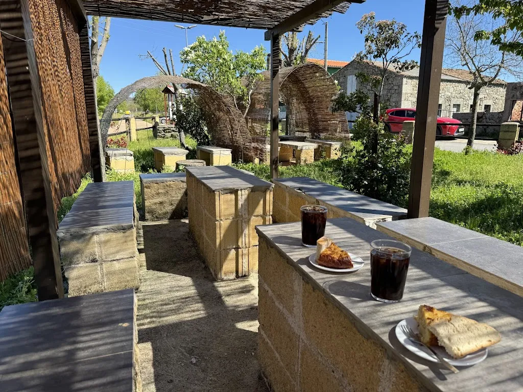 Guido Meyer_El Peregrino Bar_Valverde de Valdelacasa_review