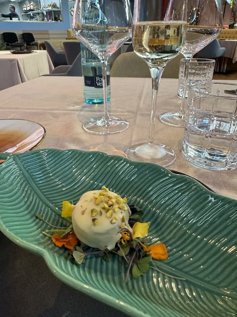 Oi Yin Cheng_Leaves Restaurant _Vellés La_Bewertung