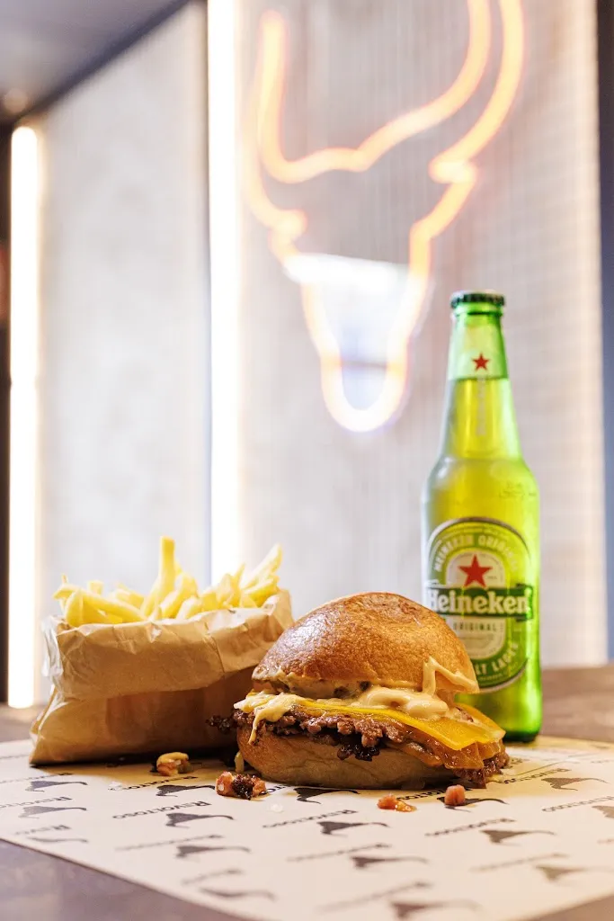 REVOLTOSO Smash Burger_Villena_slider_image_2