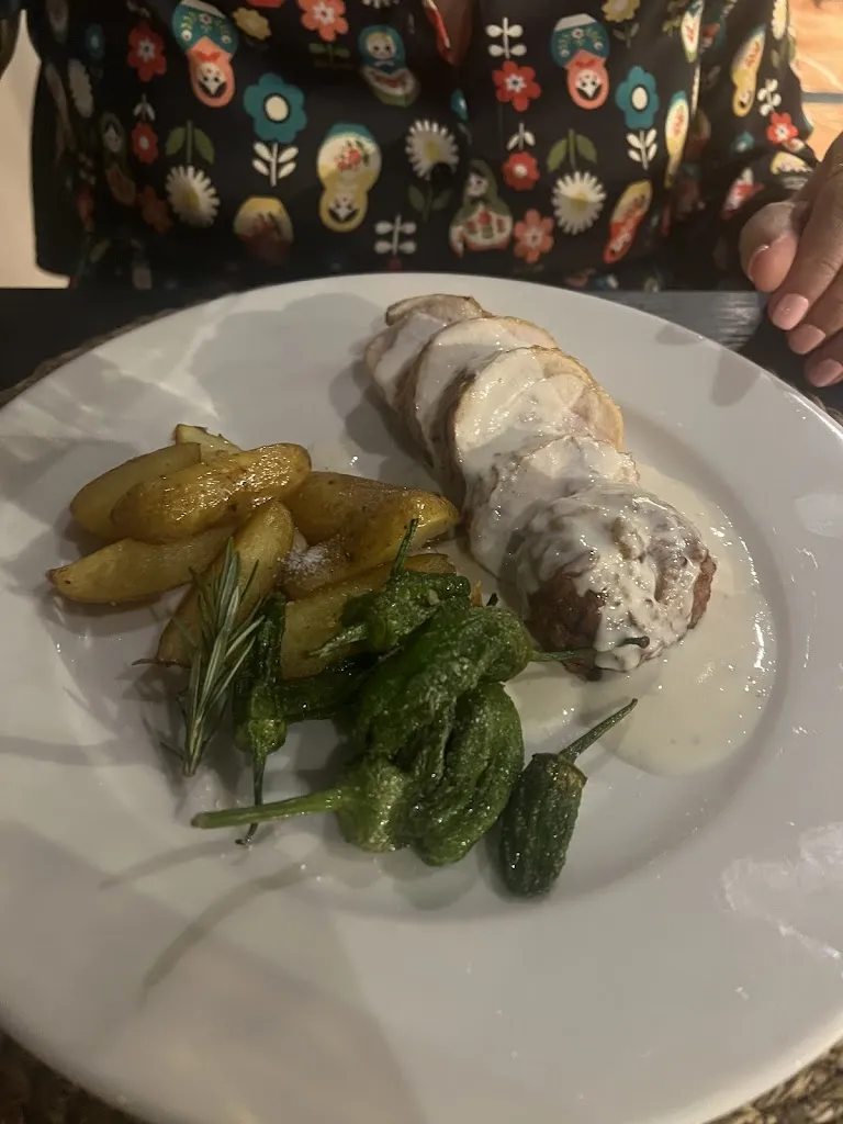 Alejandra Gómez_Restaurante Mirador del lago_Villamayor_recensione