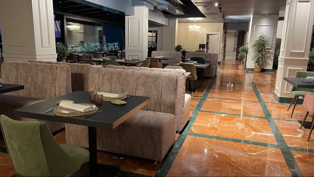 Restaurante Mirador del lago_Villamayor_slider_image_1