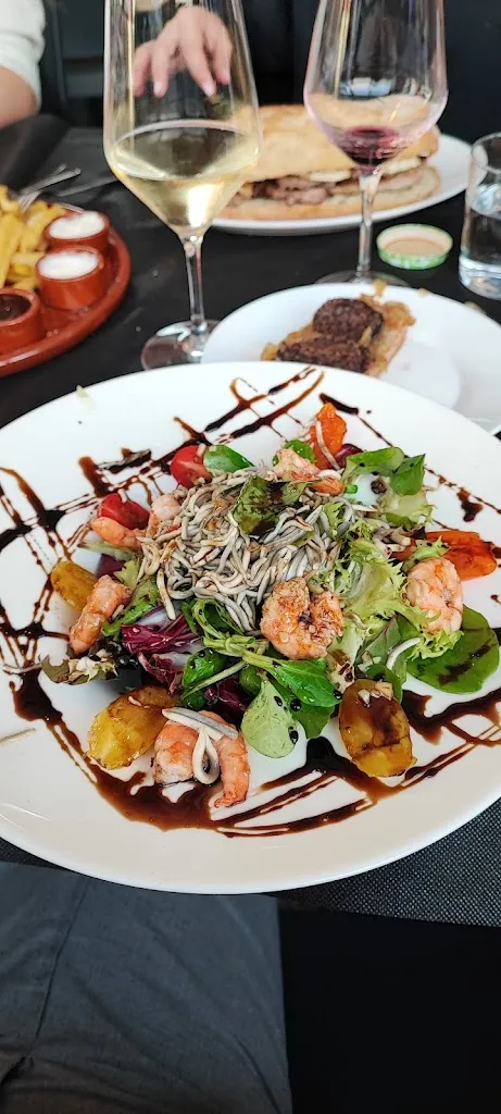 Nagy Wolffire_LA PLAZA_Villamayor_review