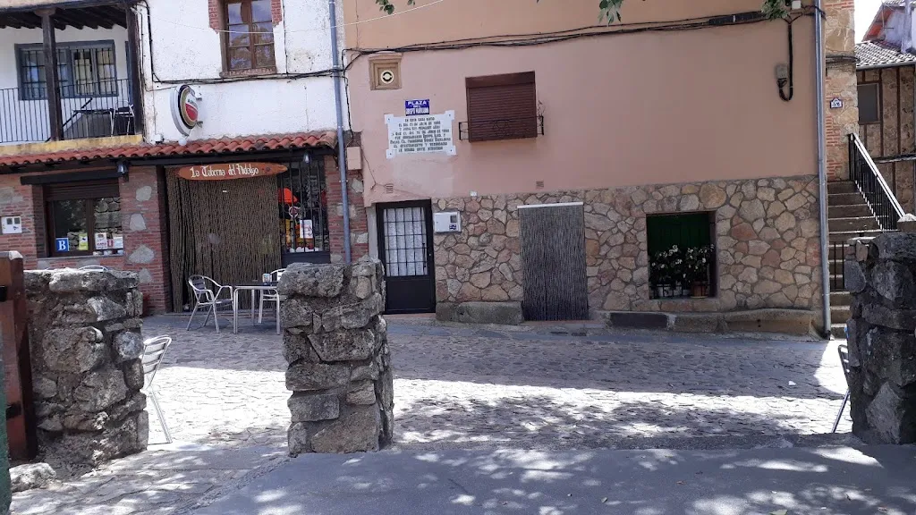 Xavier Delbarre_La posada del hidalgo_Villanueva del Conde_review