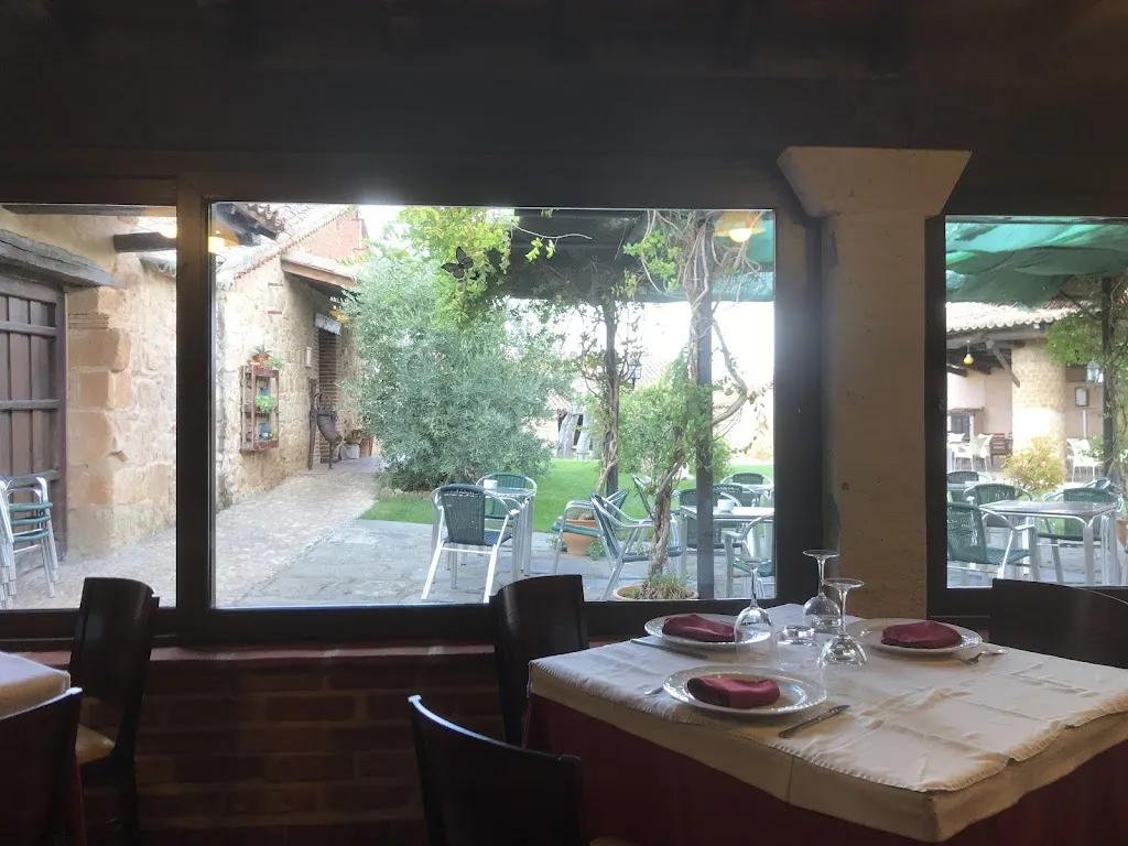 John Tidey_El Corralón De Perahuy_Villarmayor_review