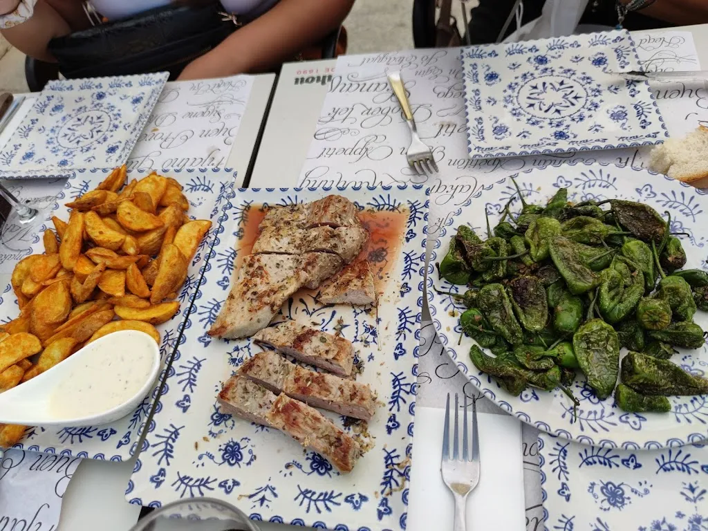 Menu_Café Casino - Bistro - Gin Club // Tapas, Vinos, Copas en Vitigudino. Comer arribes_Villarmuerto_immagine_4