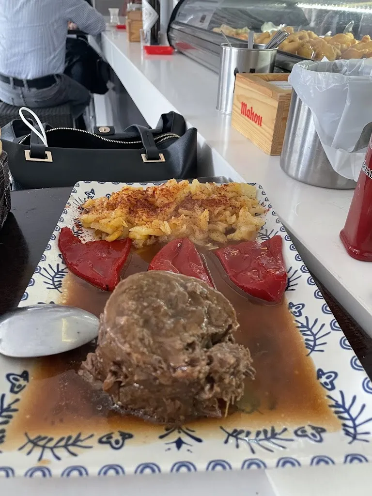 Irene._Café Casino - Bistro - Gin Club // Tapas, Vinos, Copas en Vitigudino. Comer arribes_Villarmuerto_recensione