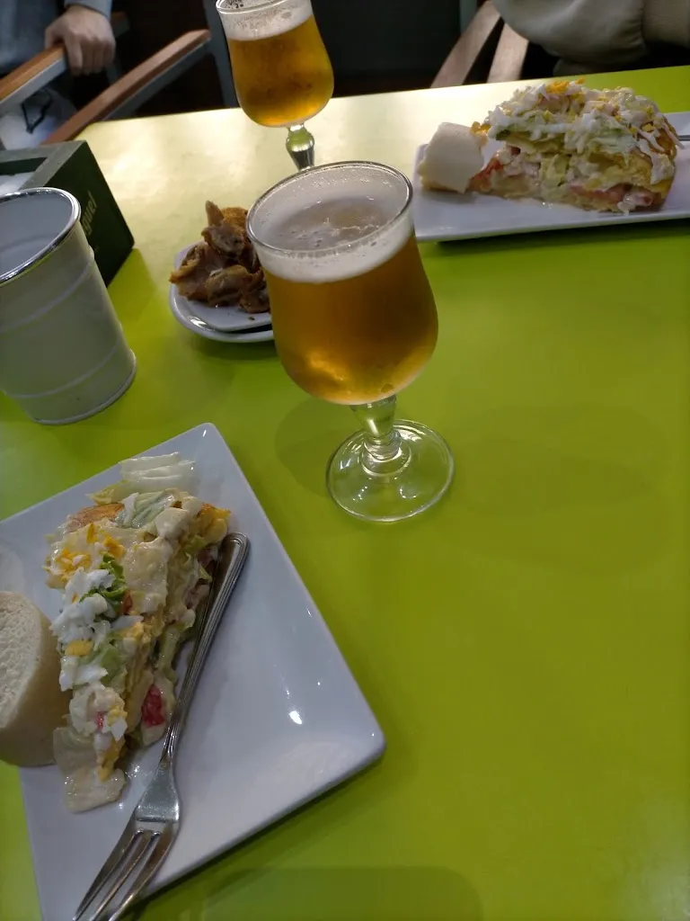 santiago Perez Hernandez_CAFÉ CENTRO_Villarmuerto_review