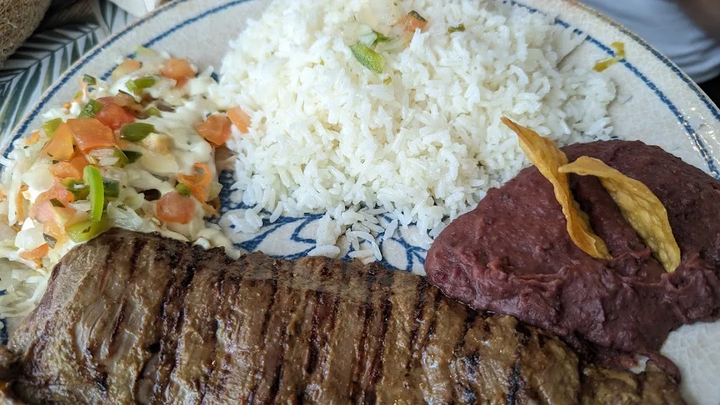 Jim Lewis_Pupuseria Madrid Río Grande Café_Villaverde de Guareña_recensione