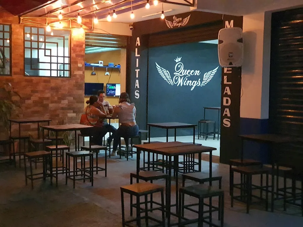 Queen Wings restaurant in Villaflores