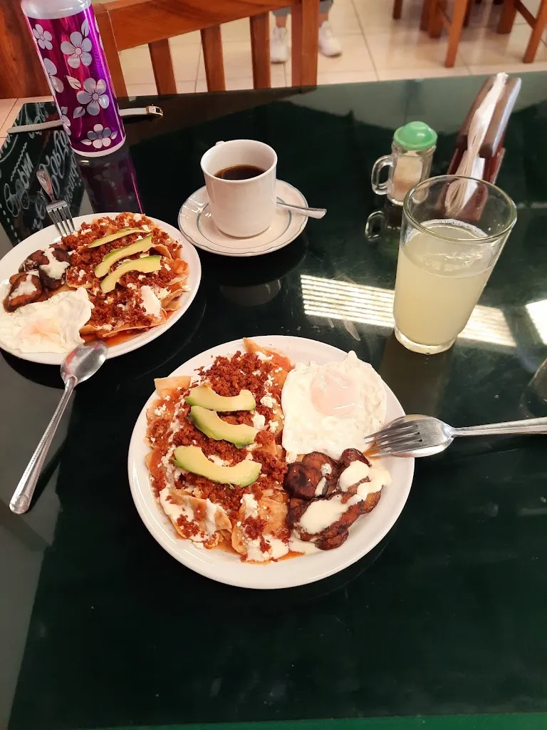 Ana Mendoza_El Portón_Villaflores_review