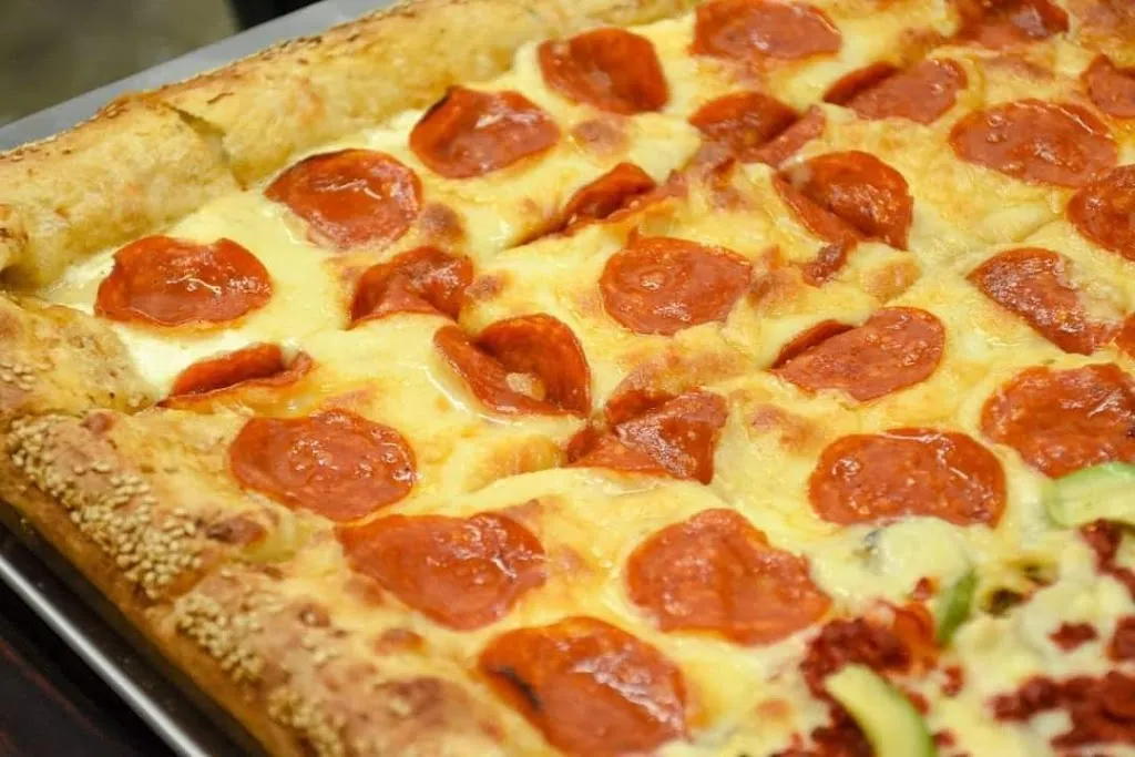 Menu_Dely's pizza_Villaflores_image_1