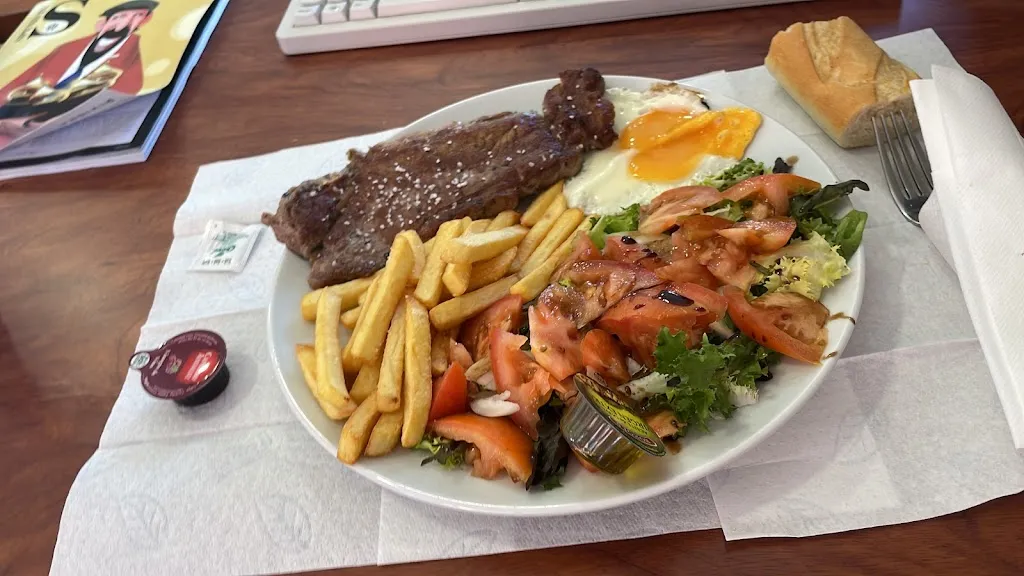 Daniel Sanchez Valle_Cafeteria campo golf Zarapicos_Zarapicos_review