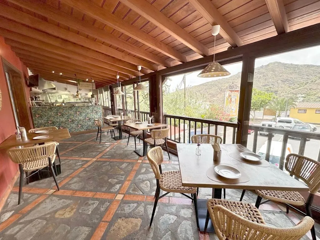 Terraza Restaurante Los Telares Hermigua_Agulo_slider_image_1