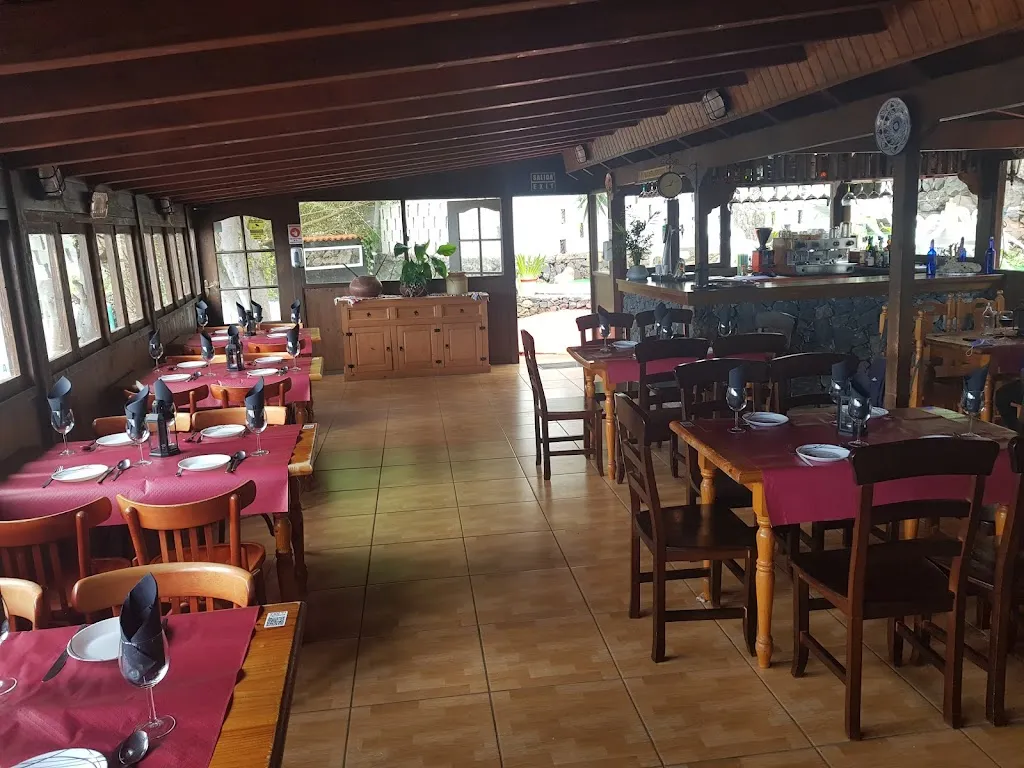 Restaurante La Zula_Agulo_slider_image_1
