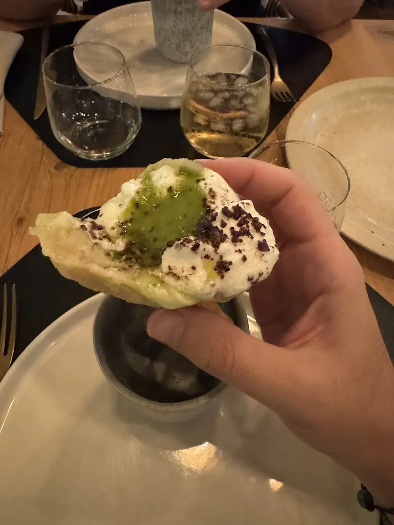 Héctor Hernández_L'Ampadini_Villena_review