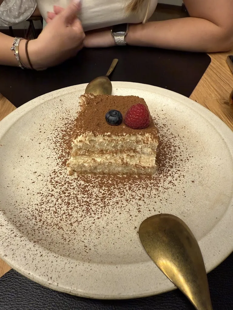 Isabel Montoro Marin_L'Ampadini_Villena_review