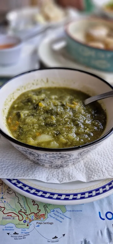 Liz Hutchison_Restaurante la Cuevita_Alajeró_review