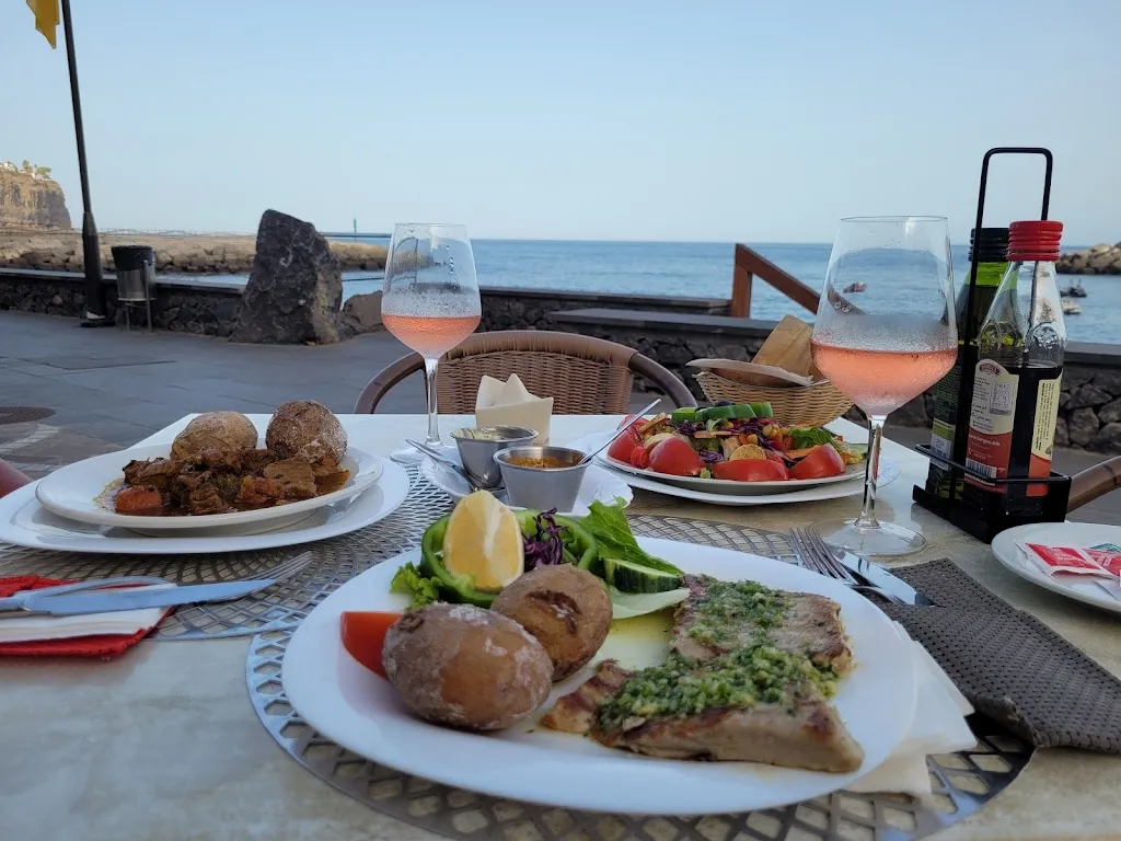 Restaurant Playa_Alajeró_slider_image_3