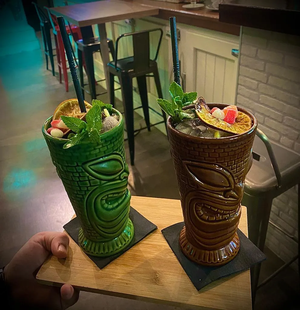 Clandestina BAR RESTAURANTE_Villena_slider_image_3