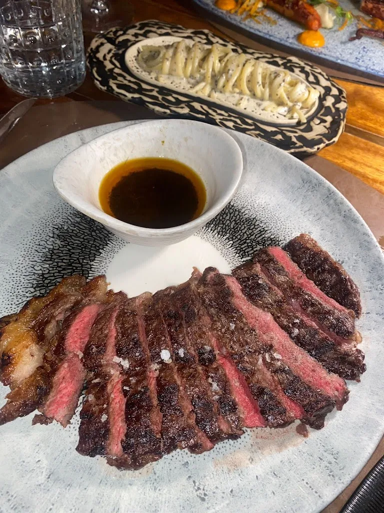 Aaron O'Rahilly_SEEN by Olivier, Tenerife_Adeje_review