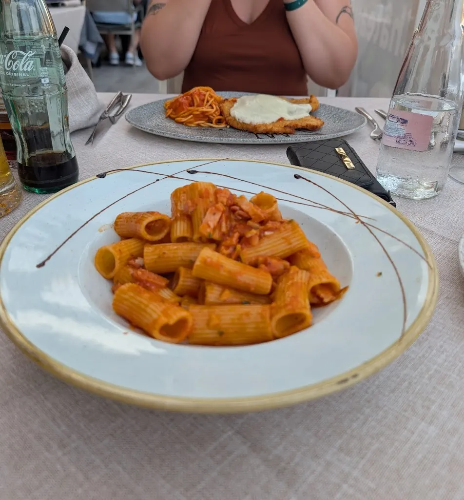 Dotmars _Embassy_Adeje_review