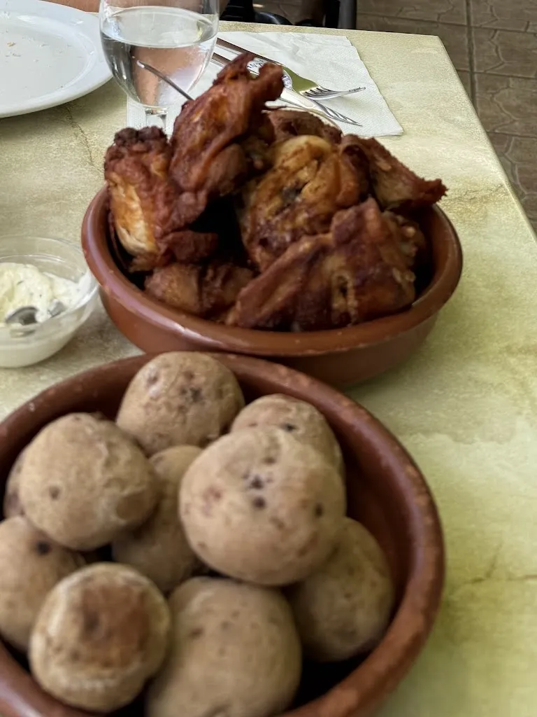 Basil thecamper_Bar Restaurante Otelo_Adeje_review